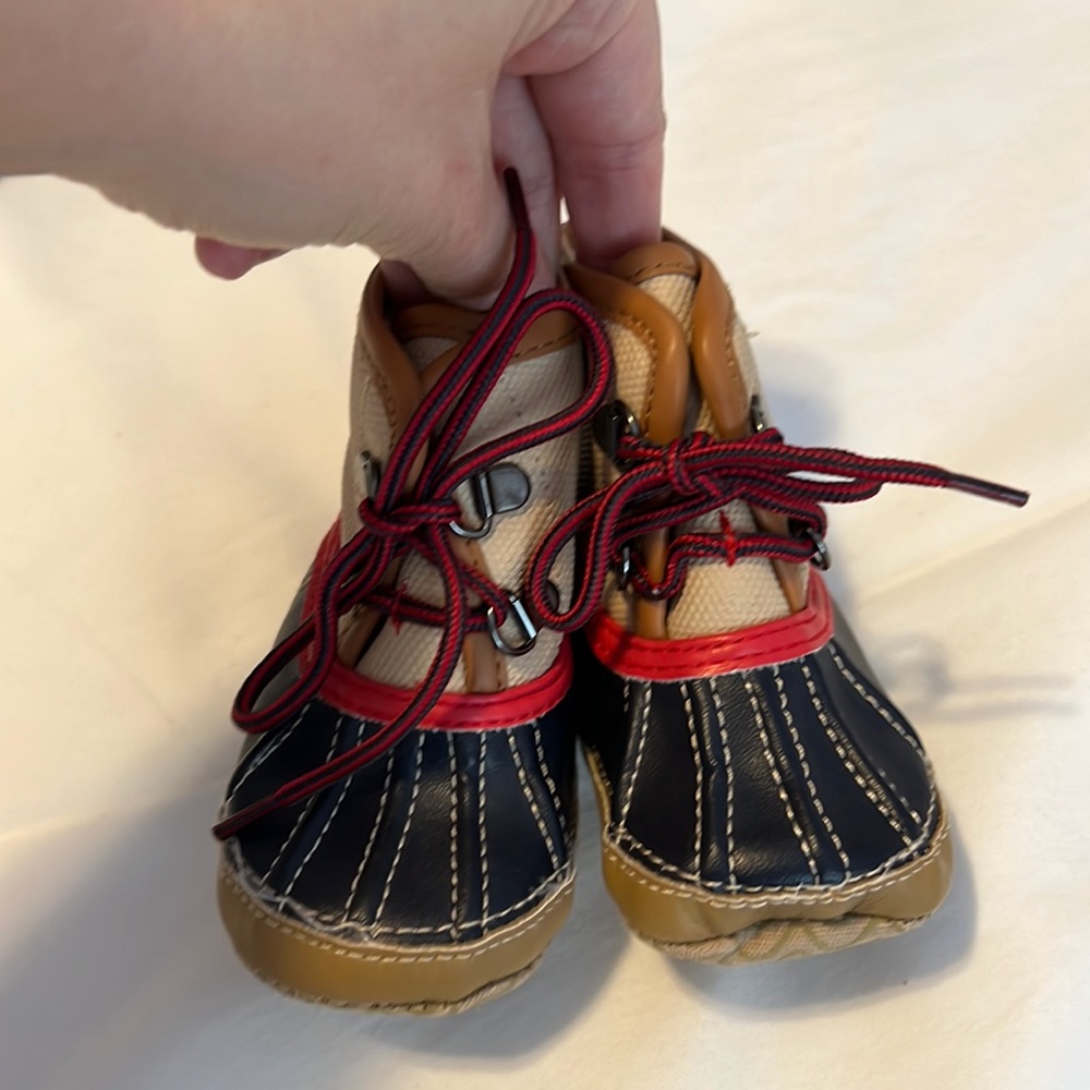 Baby Gap NEW boots. Size 0-3 months